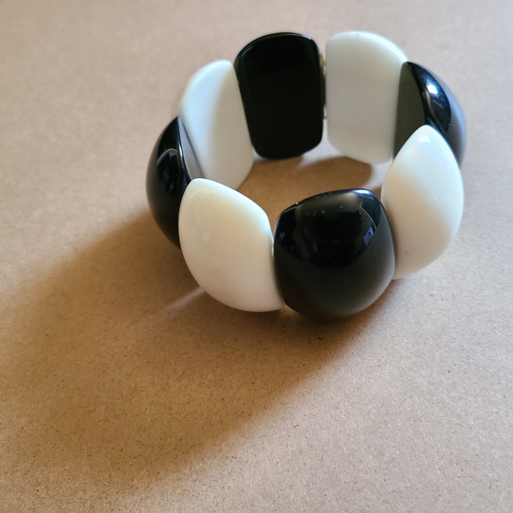 retro/mod b&w chunky bracelet - Picture 3 of 3